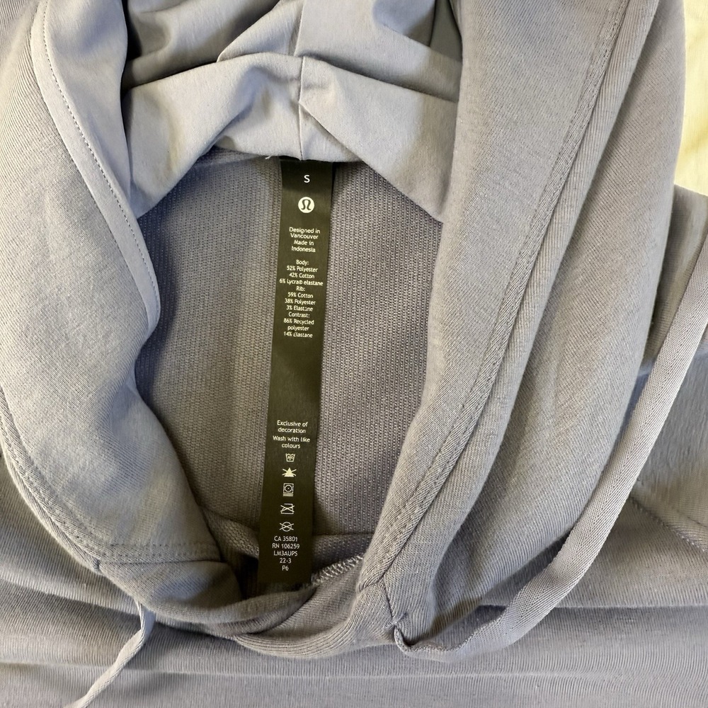 LULU LEMON Cropped Stretch Hoodie Top Gray Womens Small**. Comfort Design Detail - Picture 14 of 16